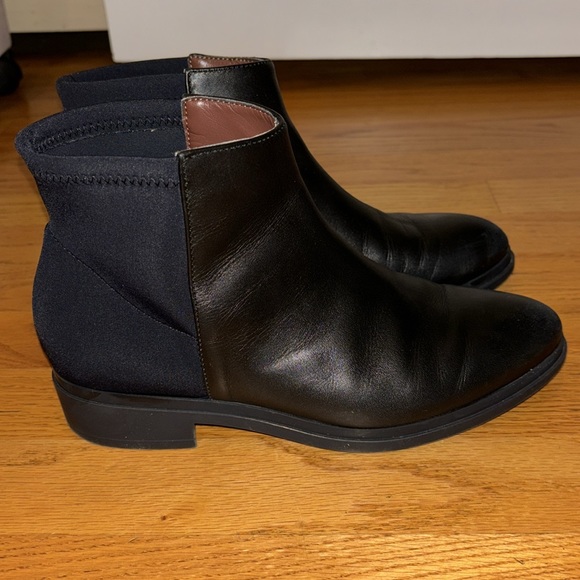 BCBG MAXAZRIA short black boots - Picture 2 of 7